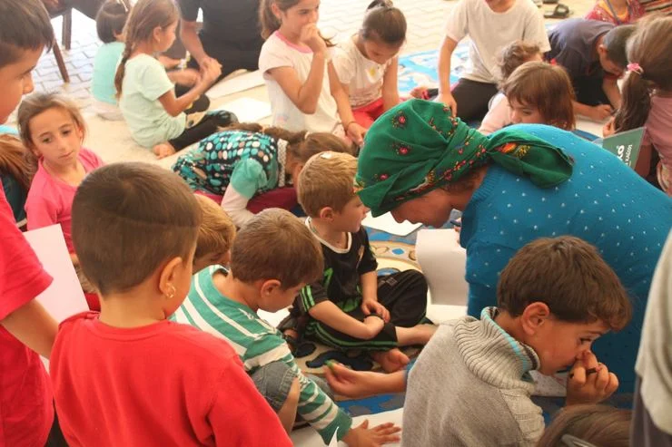 ezidi Ezidilere yardım eden gönüllülerden çağrı: Tüm sanatçıları savaş mağdurlarıyla çalışmaya bekliyoruz